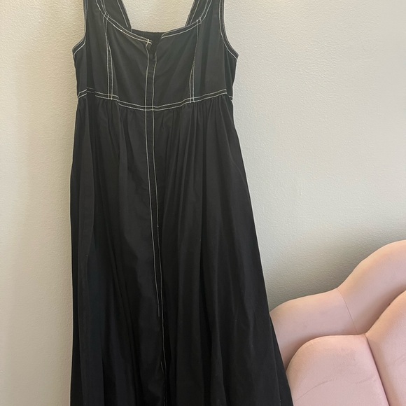 Black Sleeveless Maxi Dress with White Contrast Stitching - Picture 6 of 8